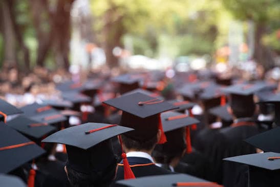 จบนิเทศศาสตร์หรือวารสารศาสตร์ ทำงานอะไรได้บ้าง? อัปเดตสายอาชีพ ปี 2026